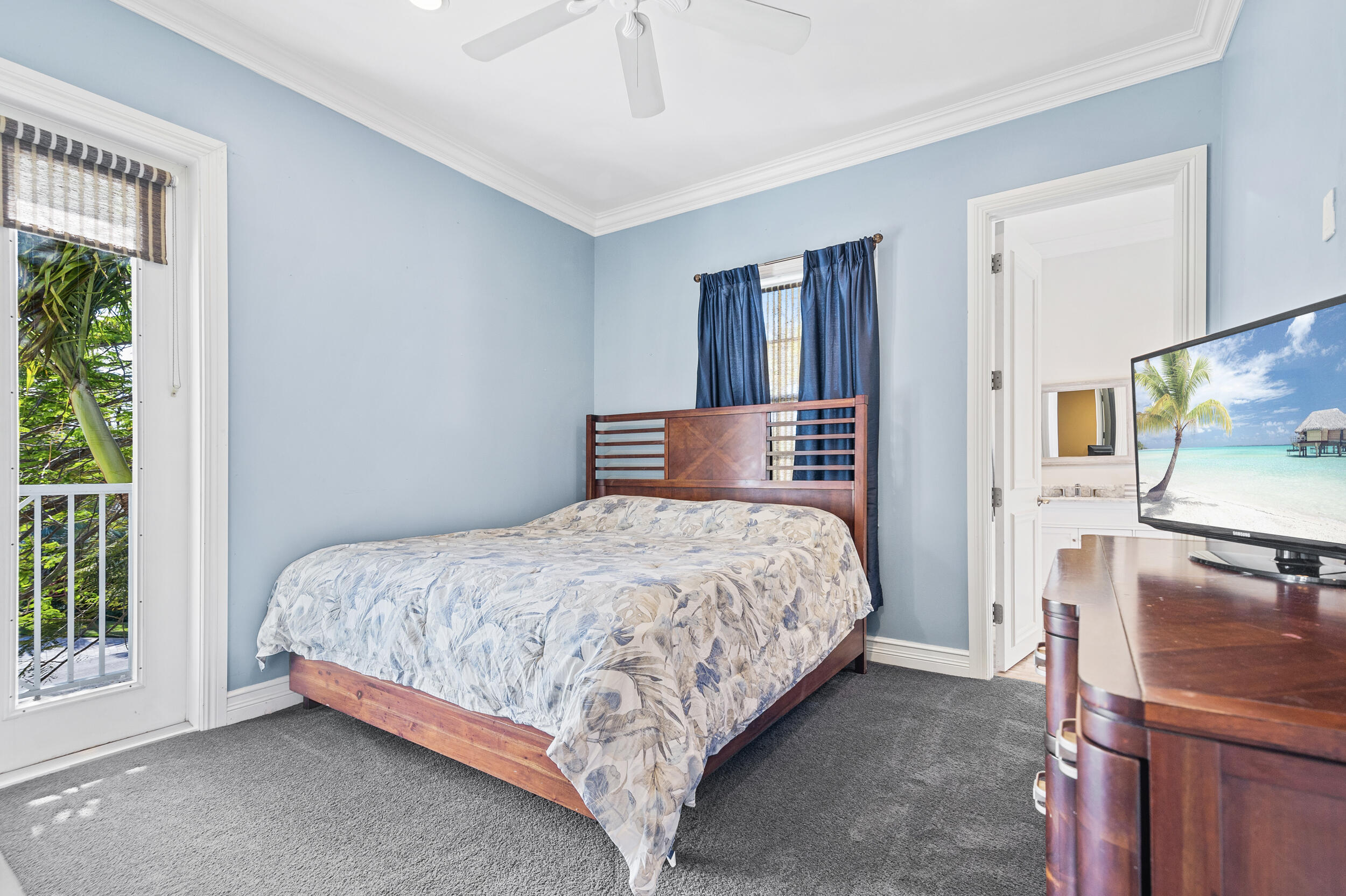 19067 Southeast County Line Road Jupiter, FL 33469 - Photo 59 of 93 Bedroom 3 with Key West Balcony