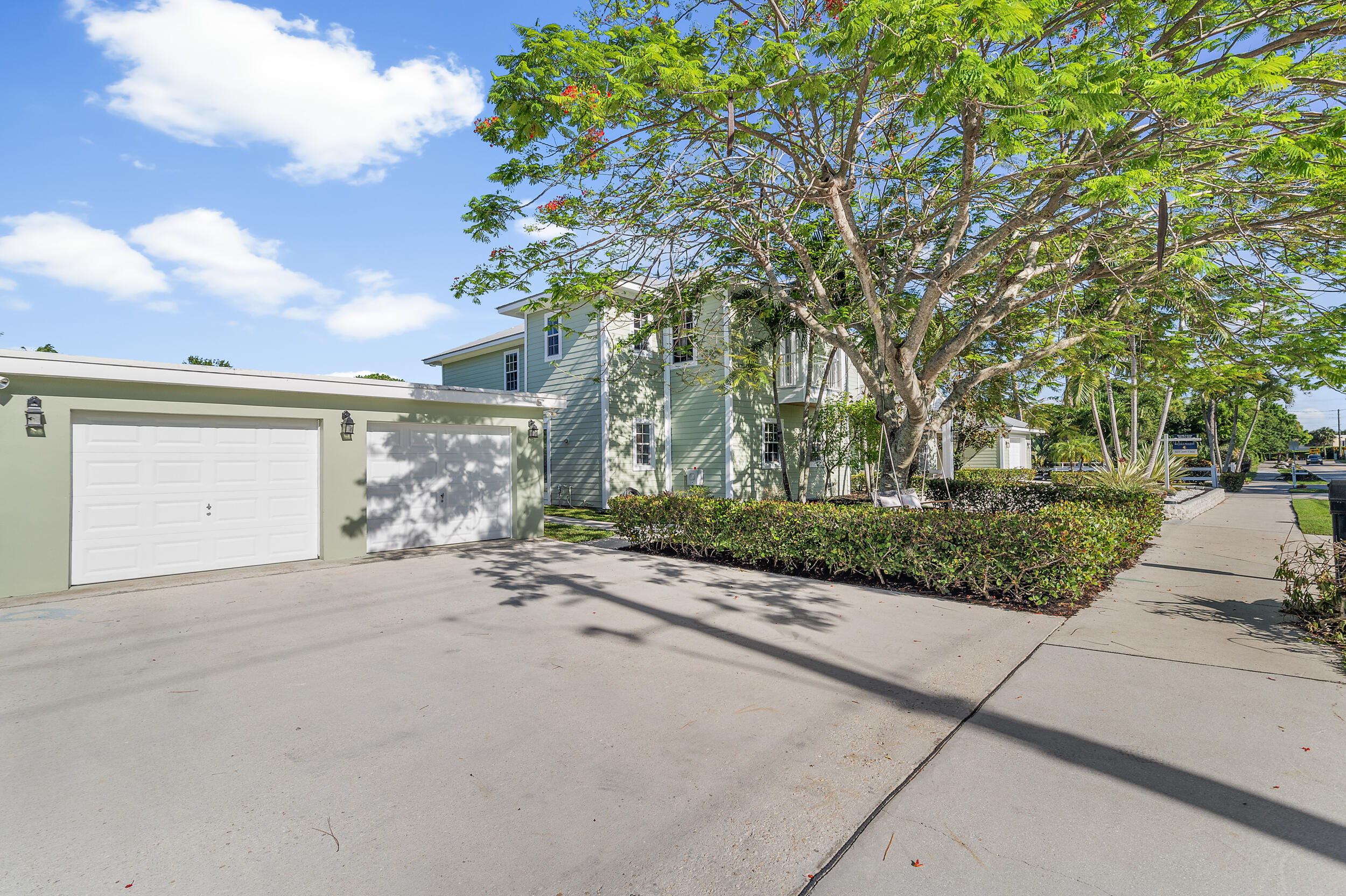 19067 Southeast County Line Road Jupiter, FL 33469 - Photo 72 of 93 2 car detached garage