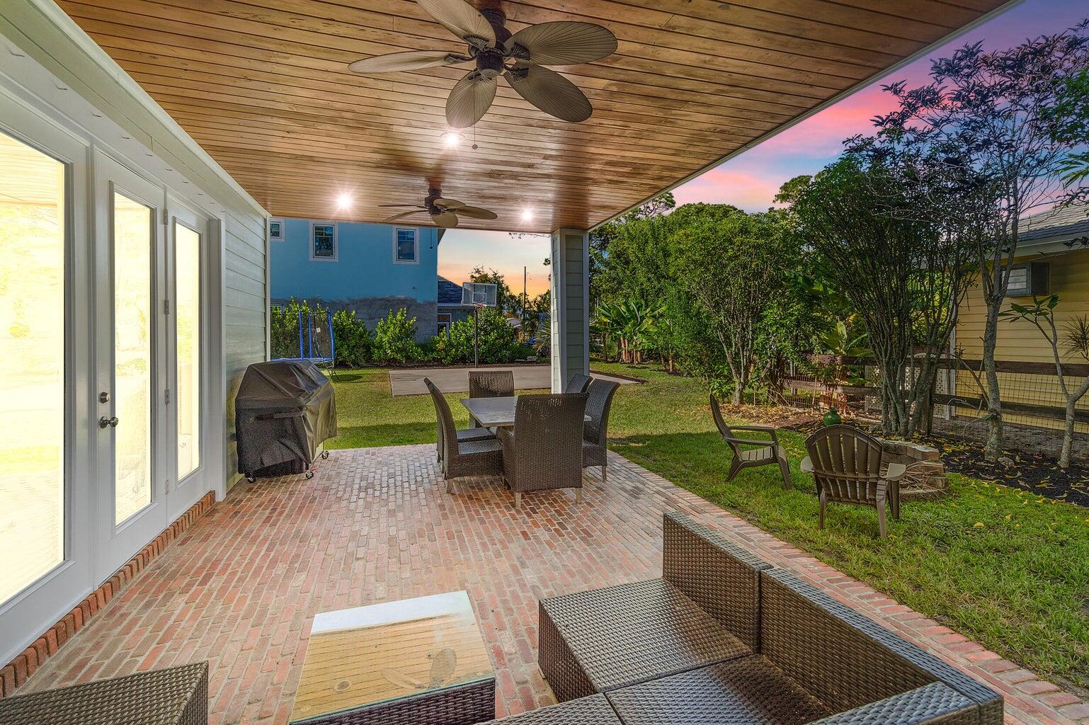 19067 Southeast County Line Road Jupiter, FL 33469 - Photo 88 of 93 Twilight