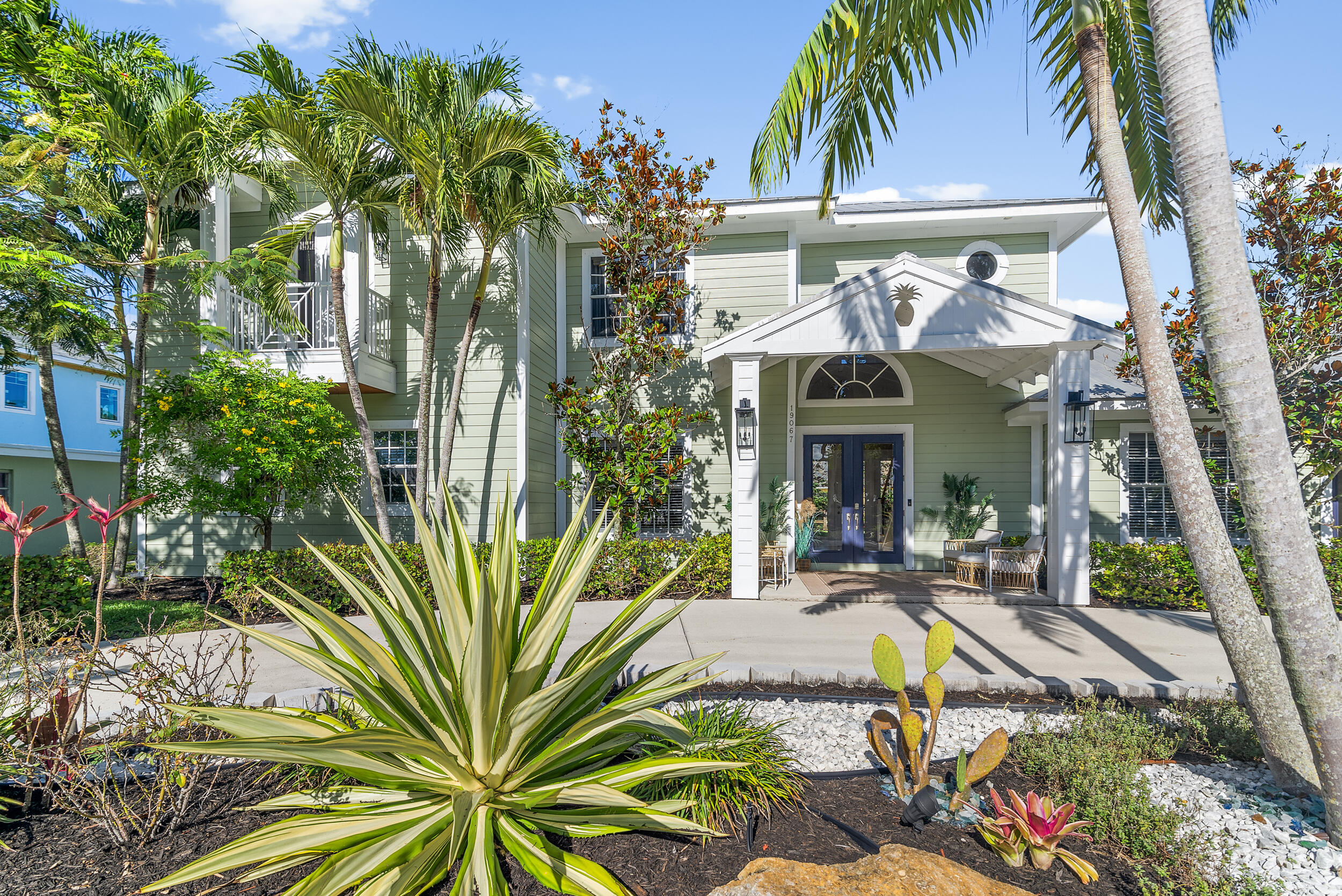19067 Southeast County Line Road Jupiter, FL 33469 - Photo 9 of 93 Front Entrance