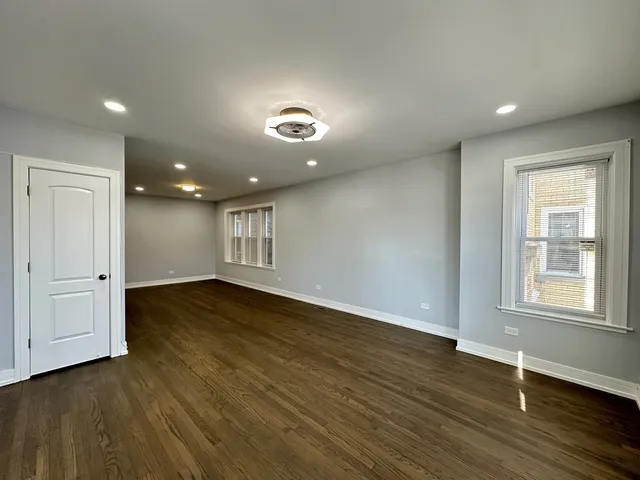 $2,300 | 5510 North Luna Avenue, Unit 1, Chicago, IL 60630