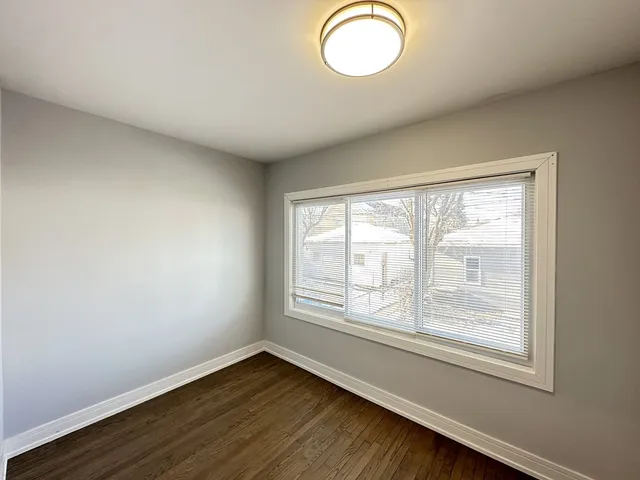 $2,300 | 5510 North Luna Avenue, Unit 1, Chicago, IL 60630