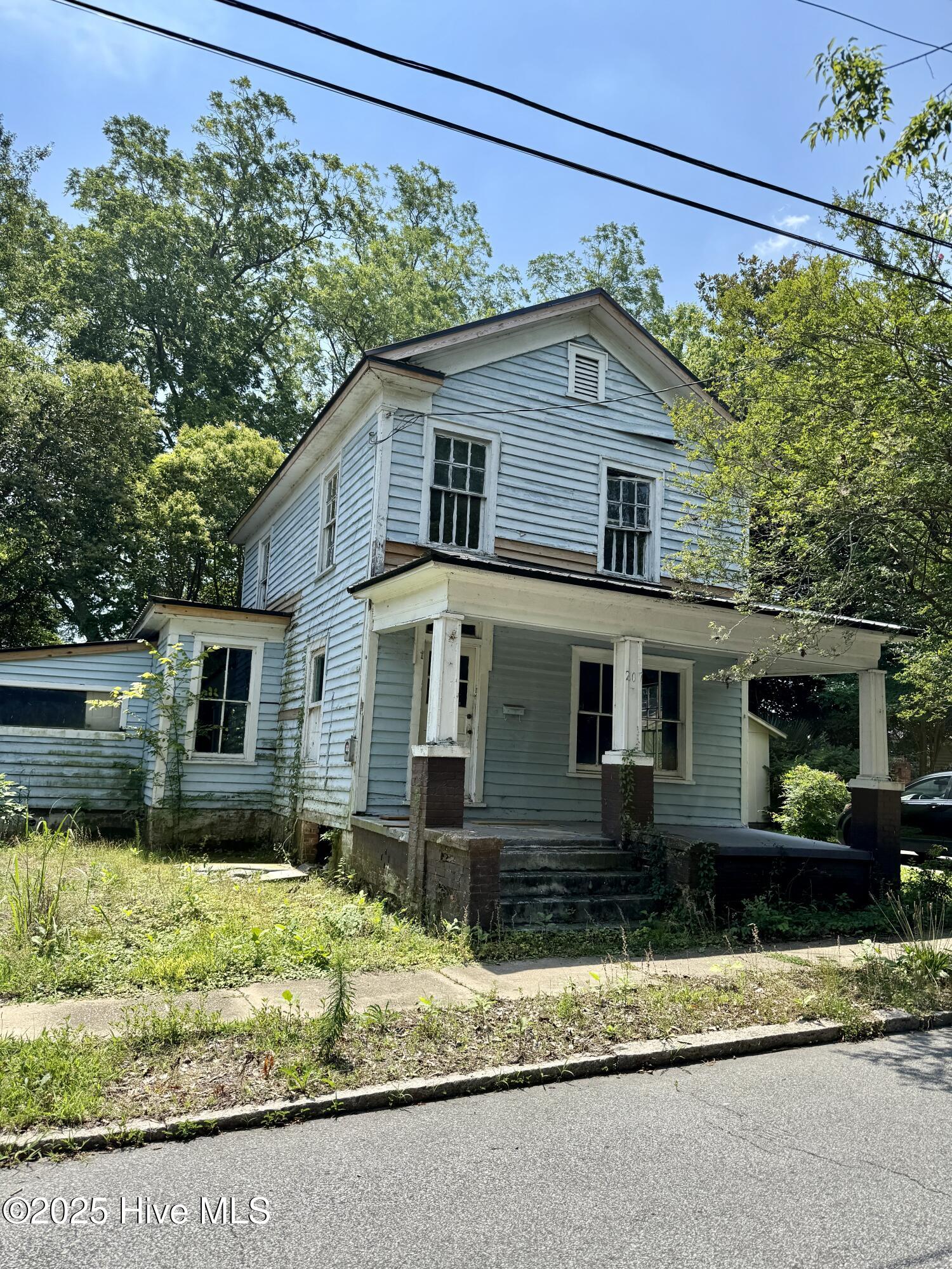 207 North Pierce Street Washington, NC 27889 - Photo 1 of 1 001 Main View 207 N Pierce St