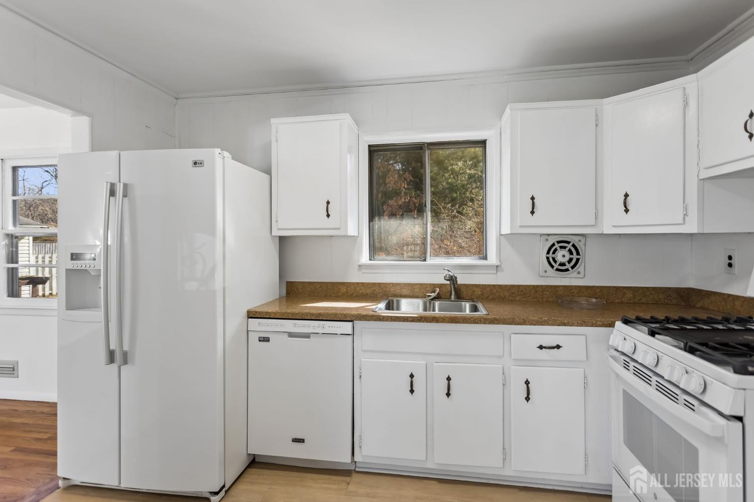 39 Gage Road East Brunswick, NJ 08816 - Photo 7 of 24