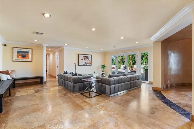 $15,900 | 19554 Wells Drive, Tarzana, CA 91356