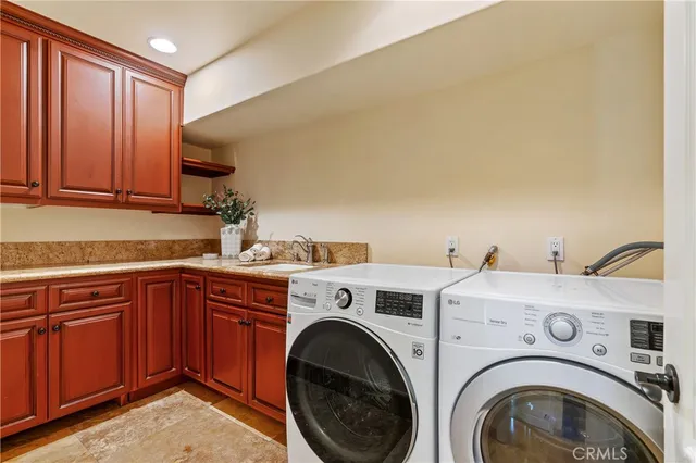 $15,900 | 19554 Wells Drive, Tarzana, CA 91356