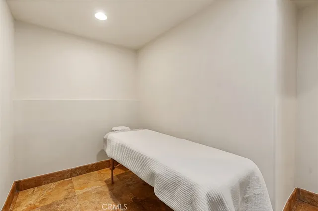 $15,900 | 19554 Wells Drive, Tarzana, CA 91356