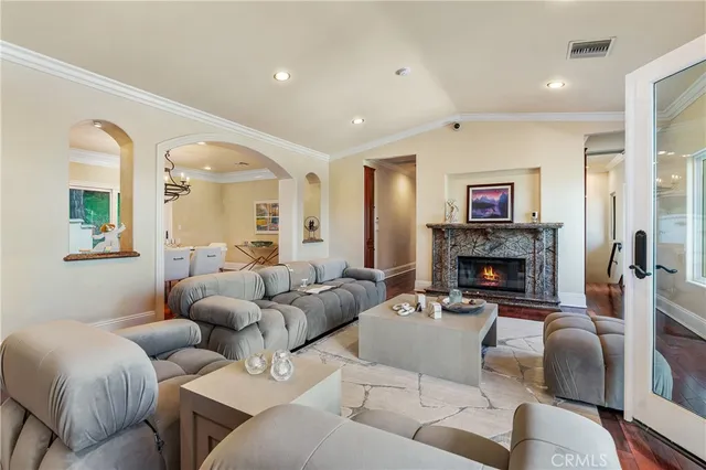 $15,900 | 19554 Wells Drive, Tarzana, CA 91356