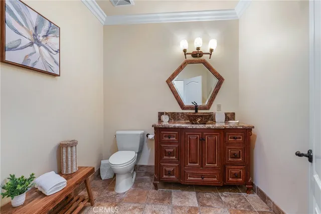 $15,900 | 19554 Wells Drive, Tarzana, CA 91356