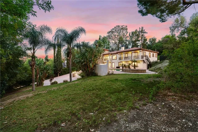 $15,900 | 19554 Wells Drive, Tarzana, CA 91356