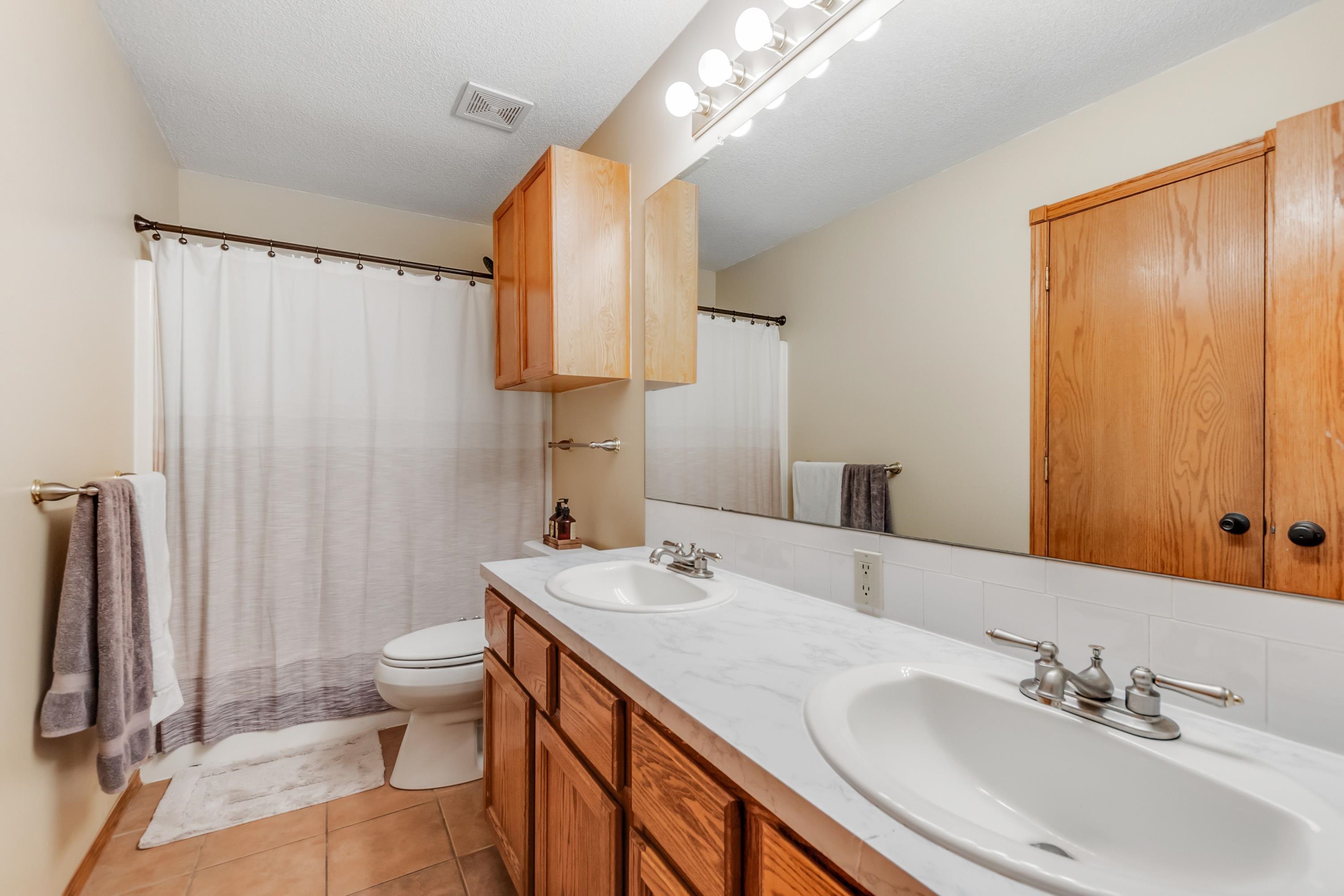 2244 South Prescott Street Wichita, KS 67209 - Photo 13 of 27