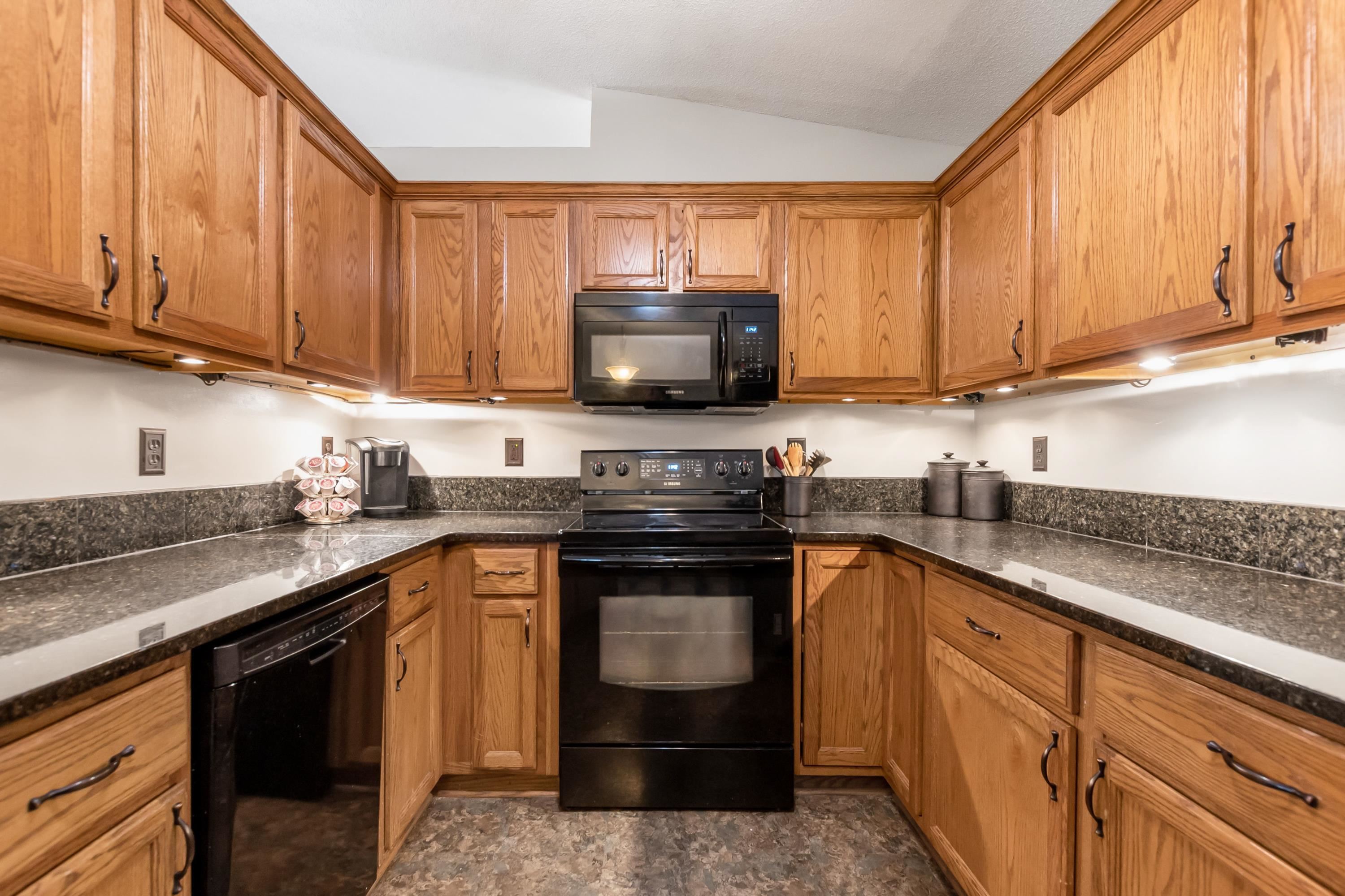 2244 South Prescott Street Wichita, KS 67209 - Photo 8 of 27