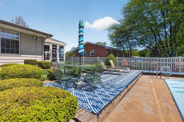 $280,000 | 1305 East Vernon Avenue, Normal, IL 61761