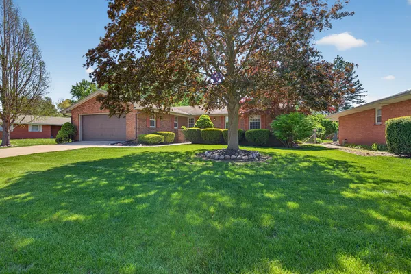 $280,000 | 1305 East Vernon Avenue, Normal, IL 61761