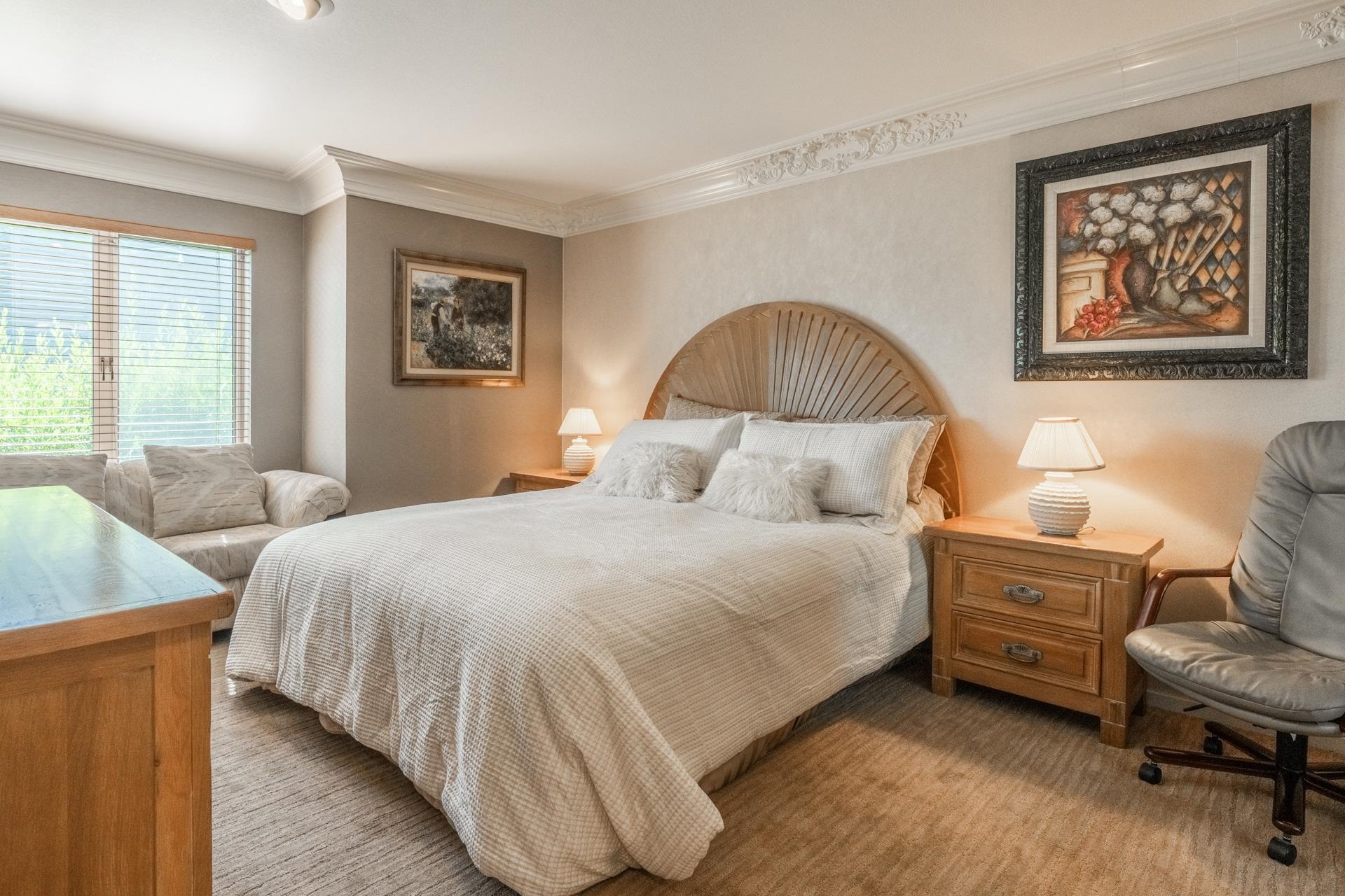 623 Golden Creek Road, Unit 623 Mammoth Lakes, CA 93546 - Photo 16 of 33 a bedroom with a bed and a couch