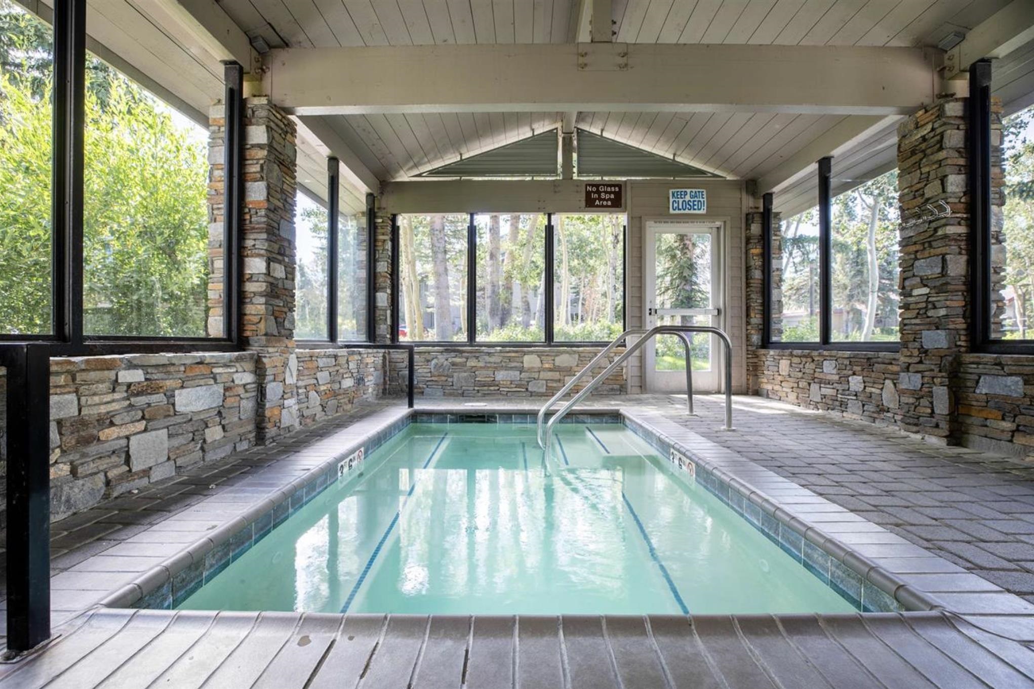 623 Golden Creek Road, Unit 623 Mammoth Lakes, CA 93546 - Photo 32 of 33 a living room with a large window
