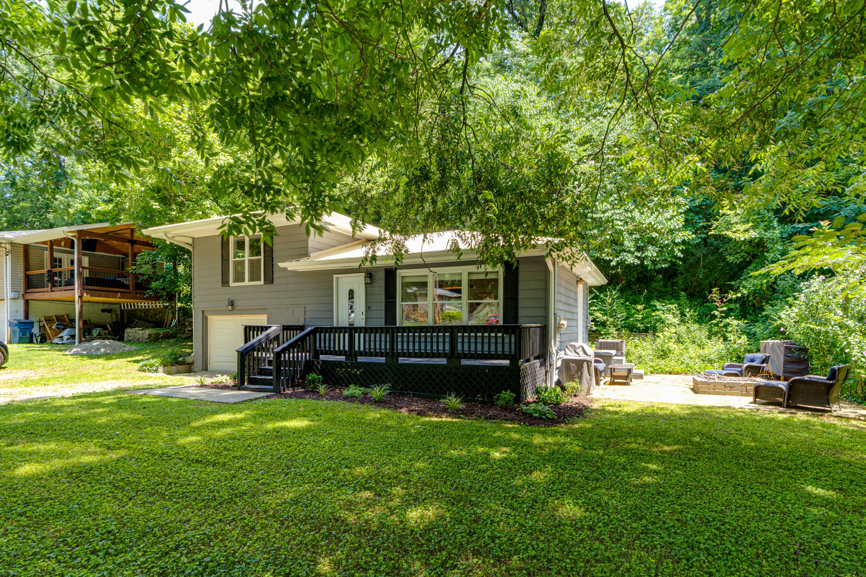 510 Lullwater Road Chattanooga, TN 37405 - Photo 2 of 26 510 Lullwater-2