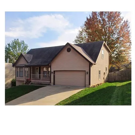 $425,000 | 4201 Northwest 64th Place, Kansas City, MO 64151
