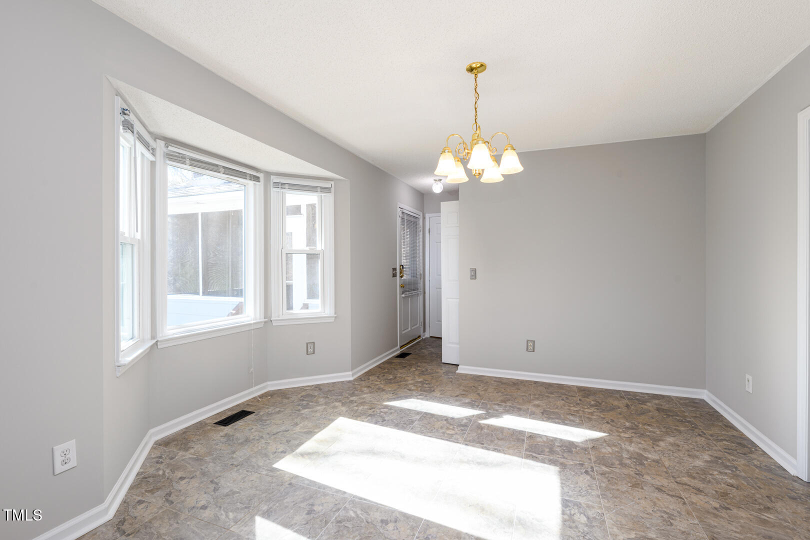 5224 Relay Way Raleigh, NC 27603 - Photo 9 of 19 250128-RelayWay-11