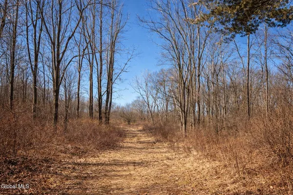 $325,000 | 19 Cedar Road, Bethlehem, NY 12158