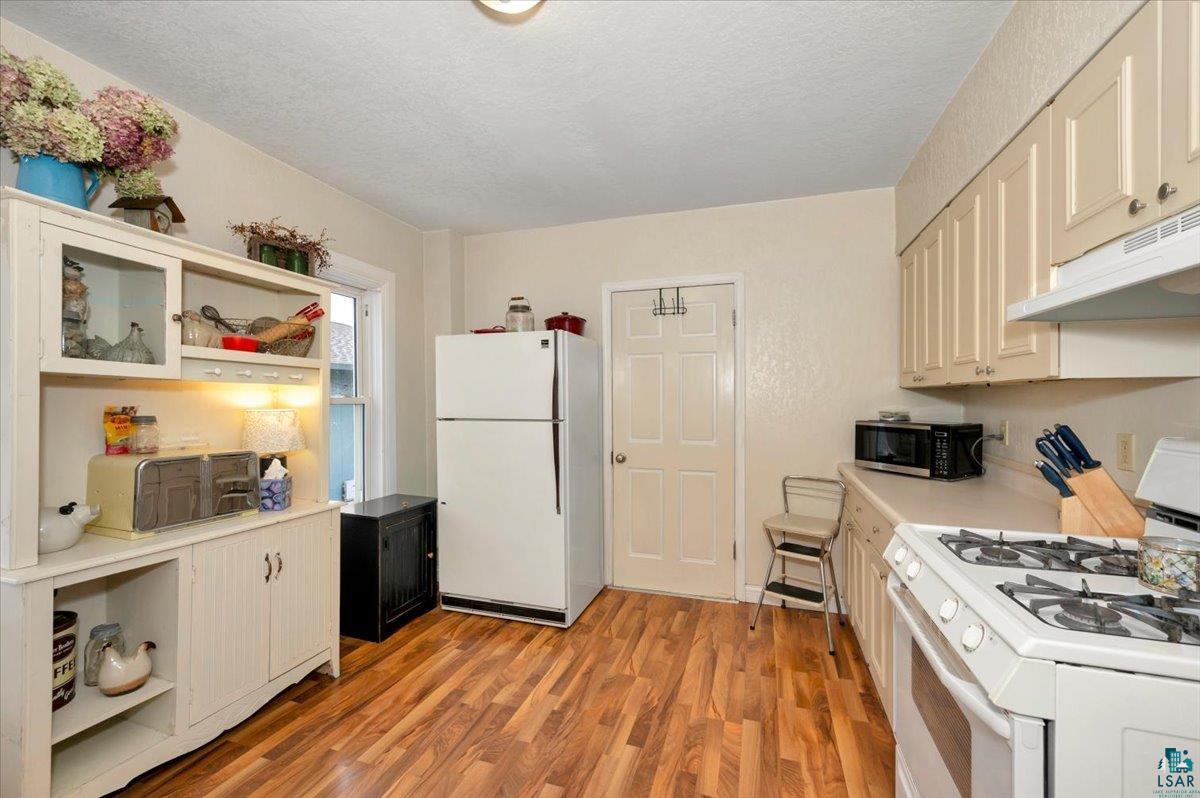 4722 Oneida Street Duluth, MN 55804 - Photo 7 of 24