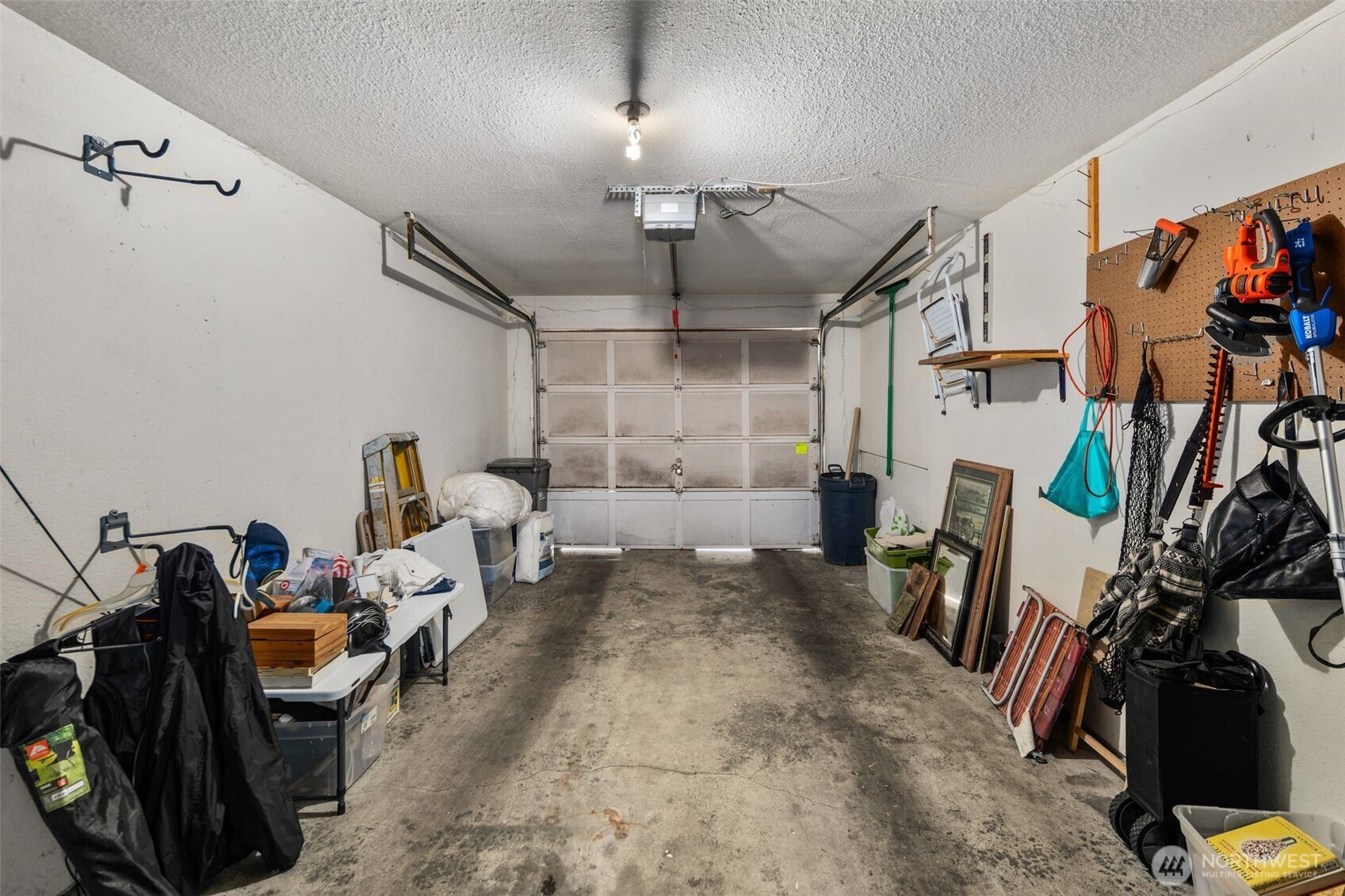 17464 Dunbar Road, Unit 1 Mount Vernon, WA 98273 - Photo 28 of 40 a view of a room with gym equipment