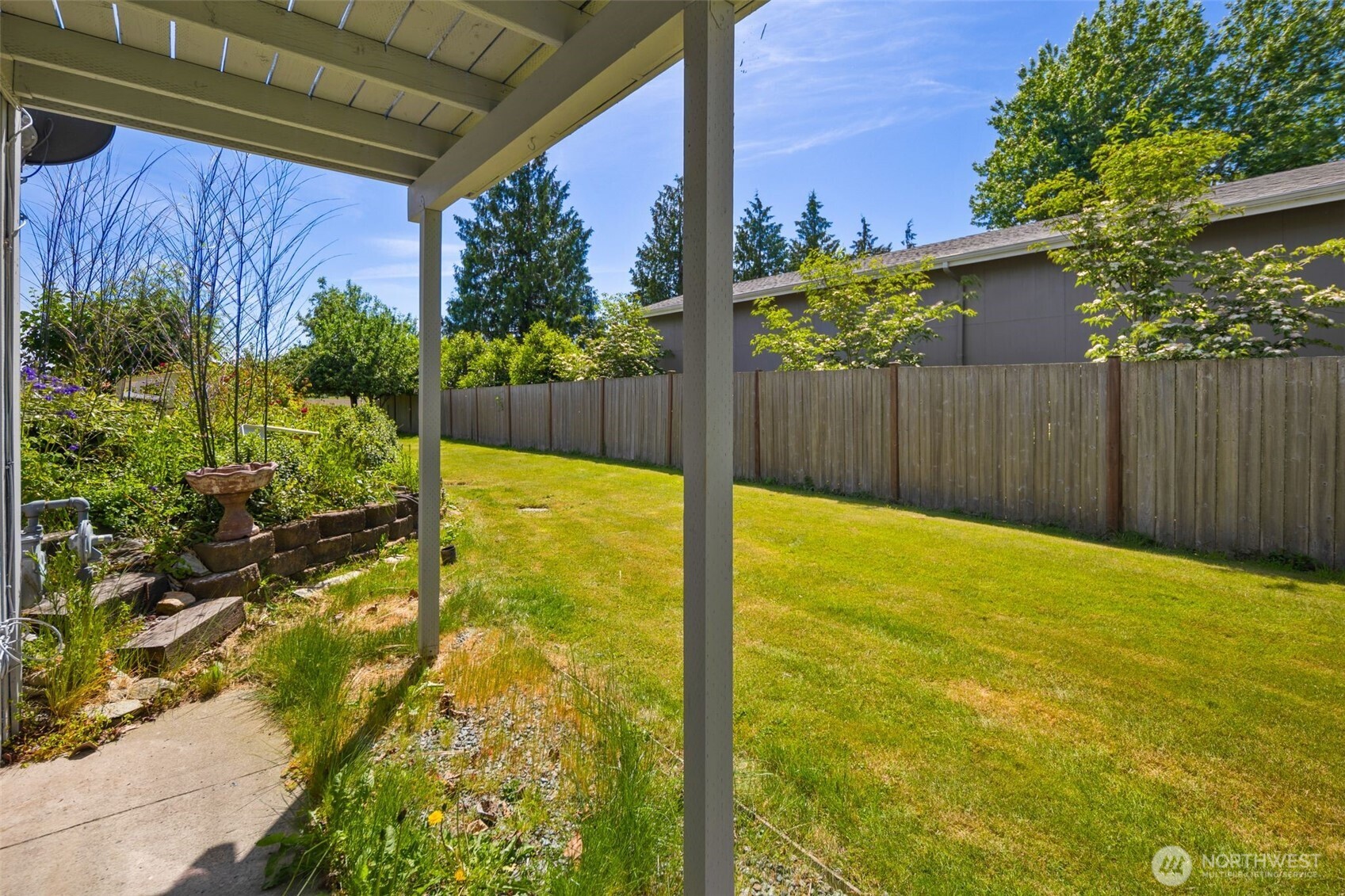 17464 Dunbar Road, Unit 1 Mount Vernon, WA 98273 - Photo 33 of 40 a view of a backyard