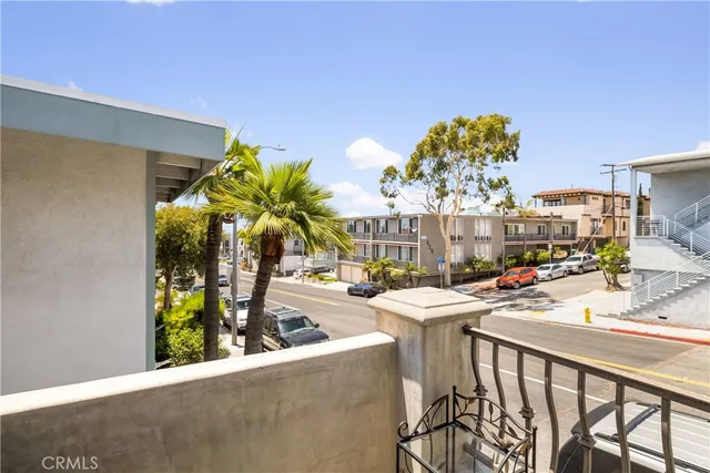 $9,000 | 604 Manhattan Beach Boulevard, Manhattan Beach, CA 90266