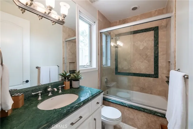 $9,000 | 604 Manhattan Beach Boulevard, Manhattan Beach, CA 90266