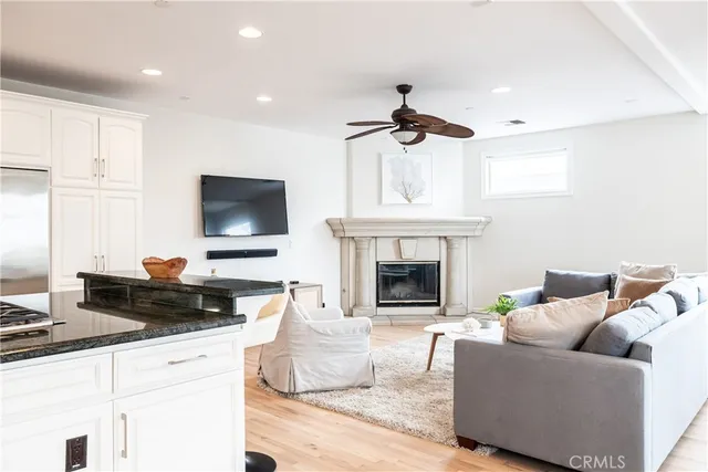 $9,000 | 604 Manhattan Beach Boulevard, Manhattan Beach, CA 90266