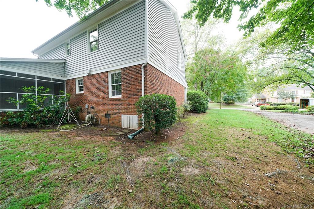 5833 Portburn Road Charlotte, NC 28211 - Photo 5 of 30 Gallery Image 5