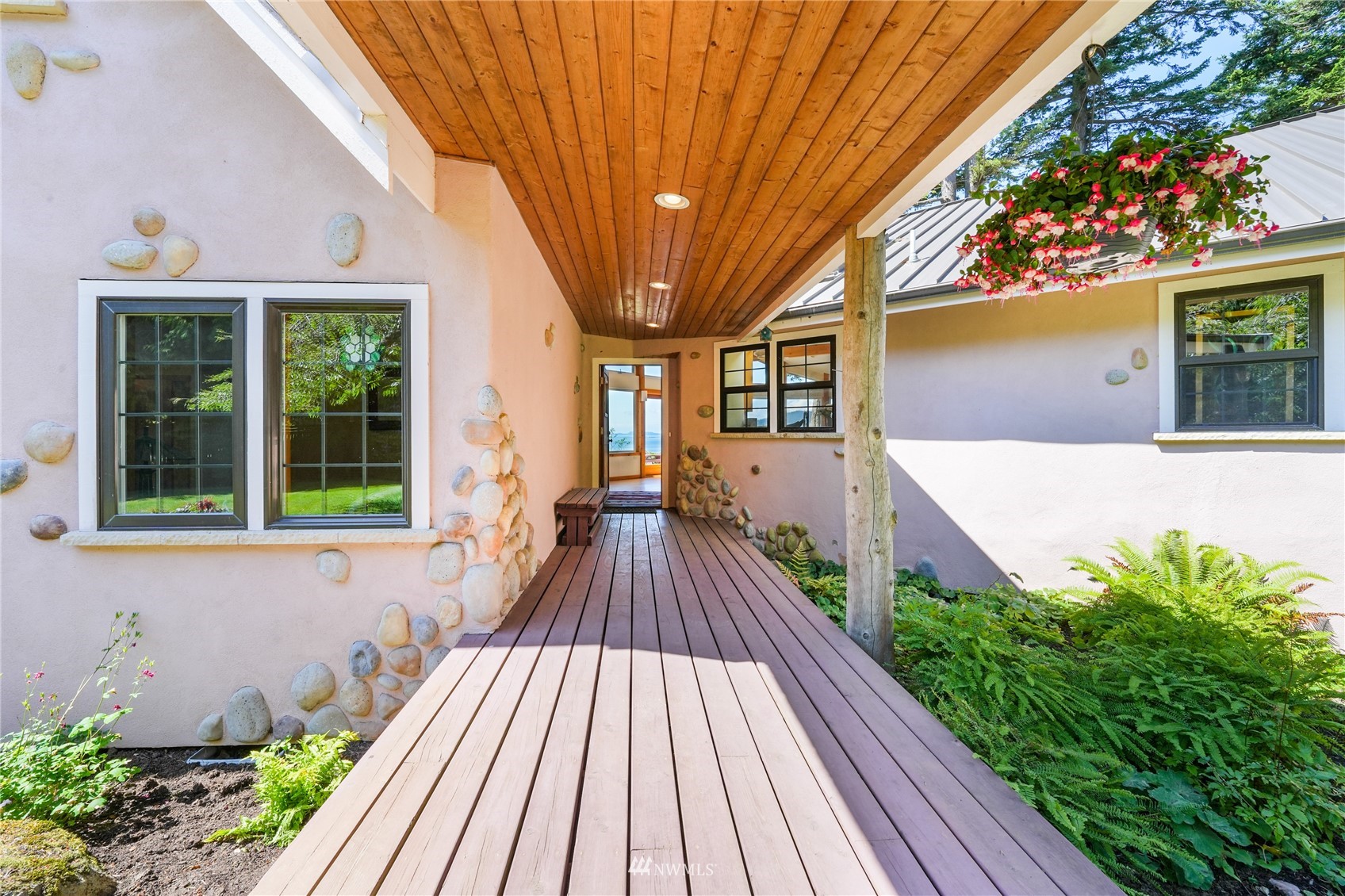 5352 West Shore Road Anacortes, WA 98221 - Photo 6 of 40 Gallery Image 6