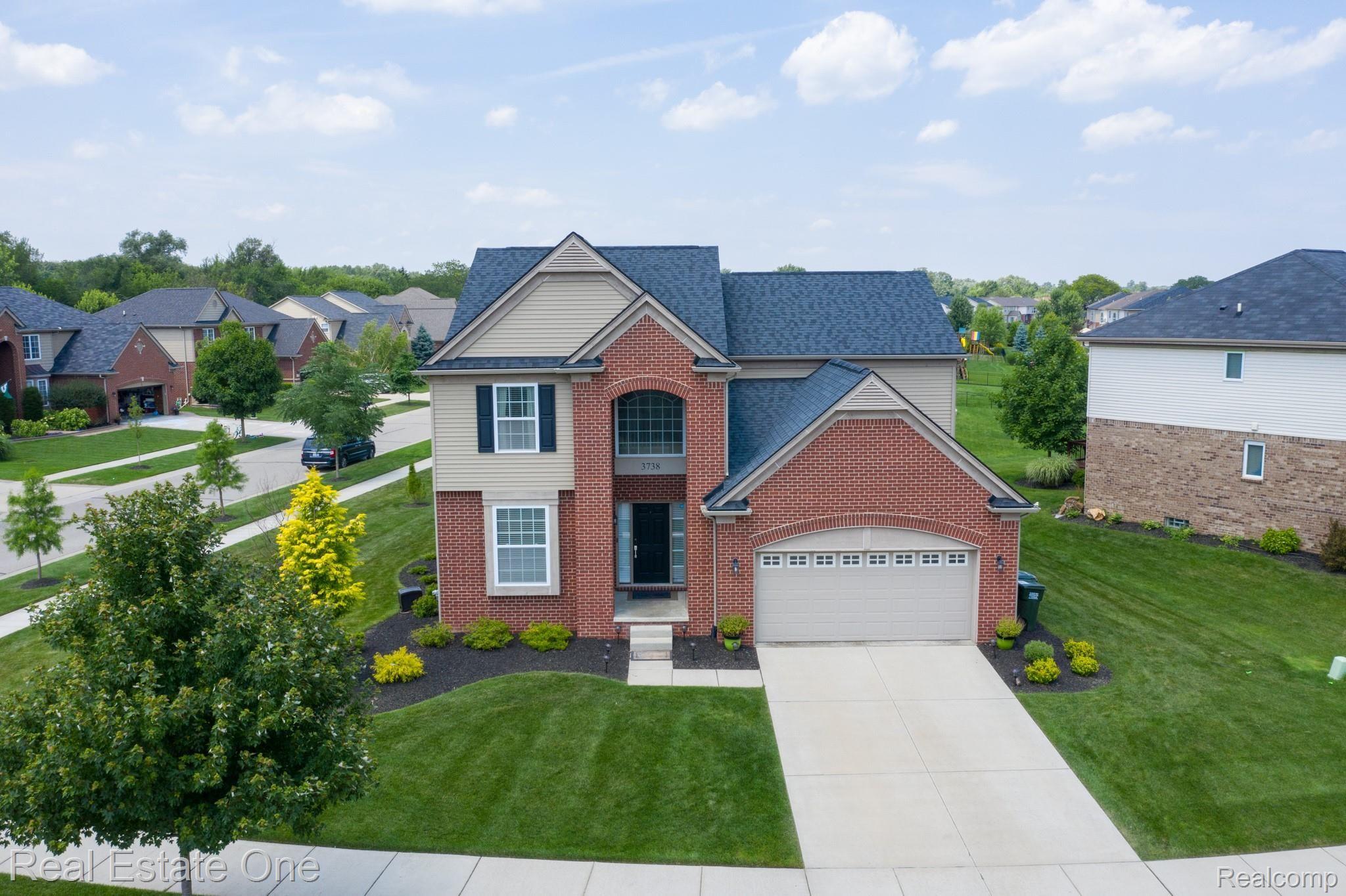 3738 Hogan Circle Rochester, MI 48307 - Photo 1 of 40 DJI_0539.jpg