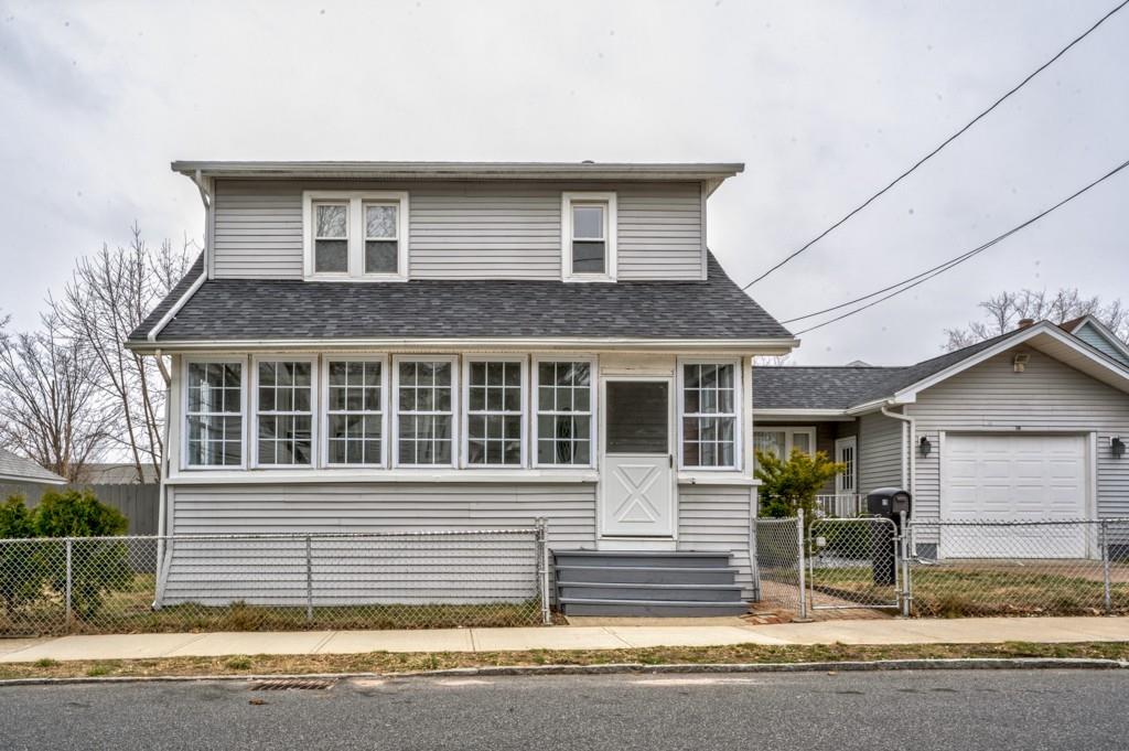 19 Milton Street Springfield, MA 01151 - Photo 1 of 25 Gallery Image 1