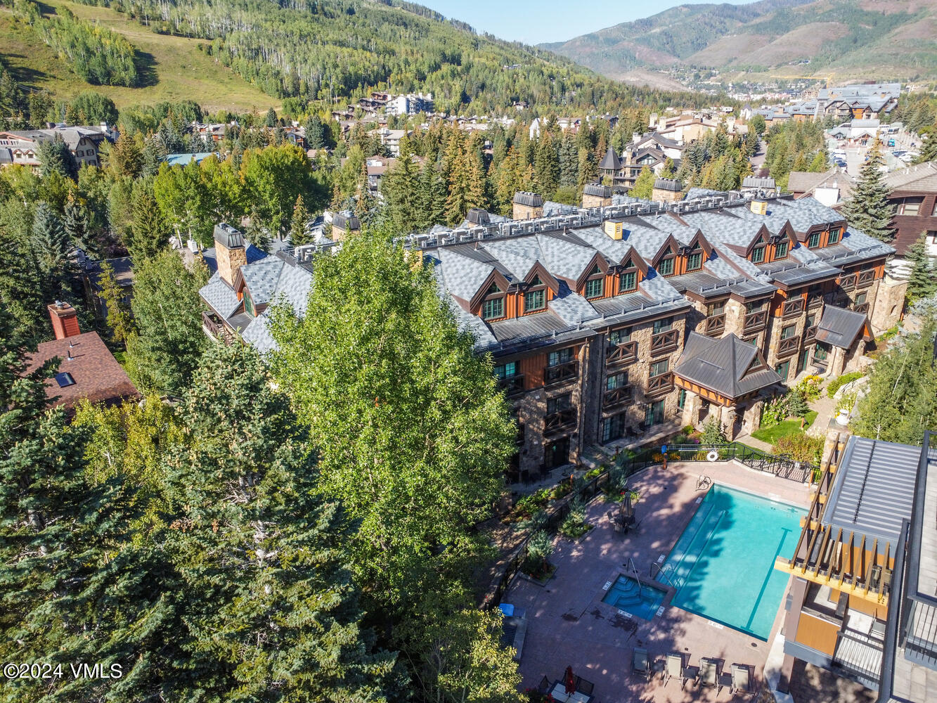 434 South Frontage Road East, Unit 402 Vail, CO 81657 - Photo 29 of 44 an aerial view of multiple house