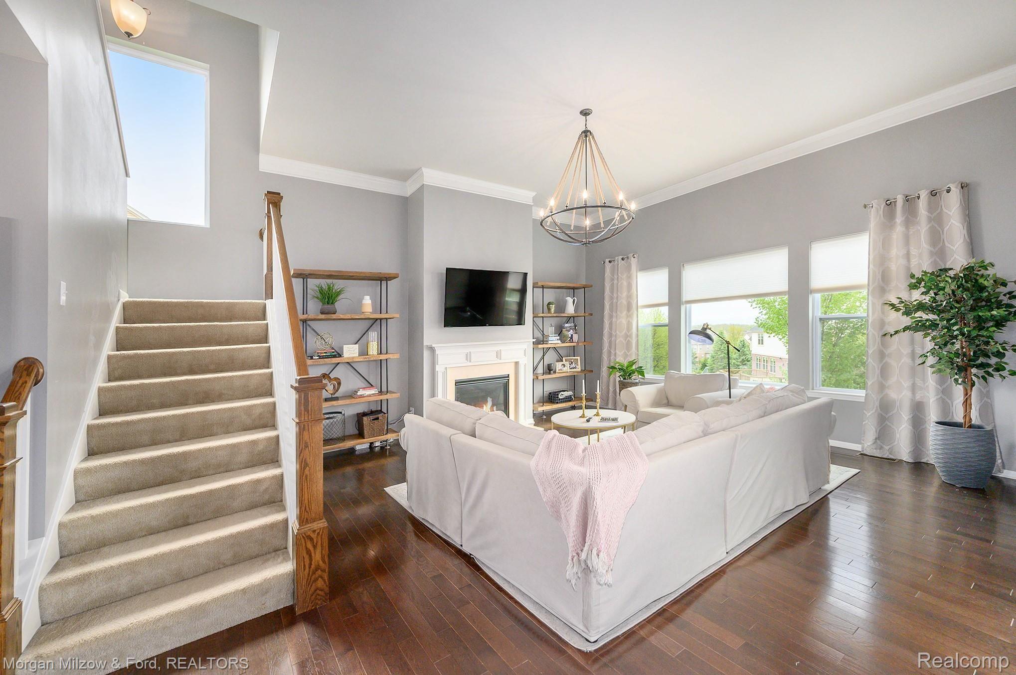 7005 Oakhurst Ridge Road Clarkston, MI 48348 - Photo 5 of 56 Abundant natural light