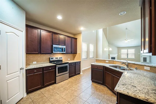 $2,650 | 1913 Christopher Creek Drive, Little Elm, TX 75068