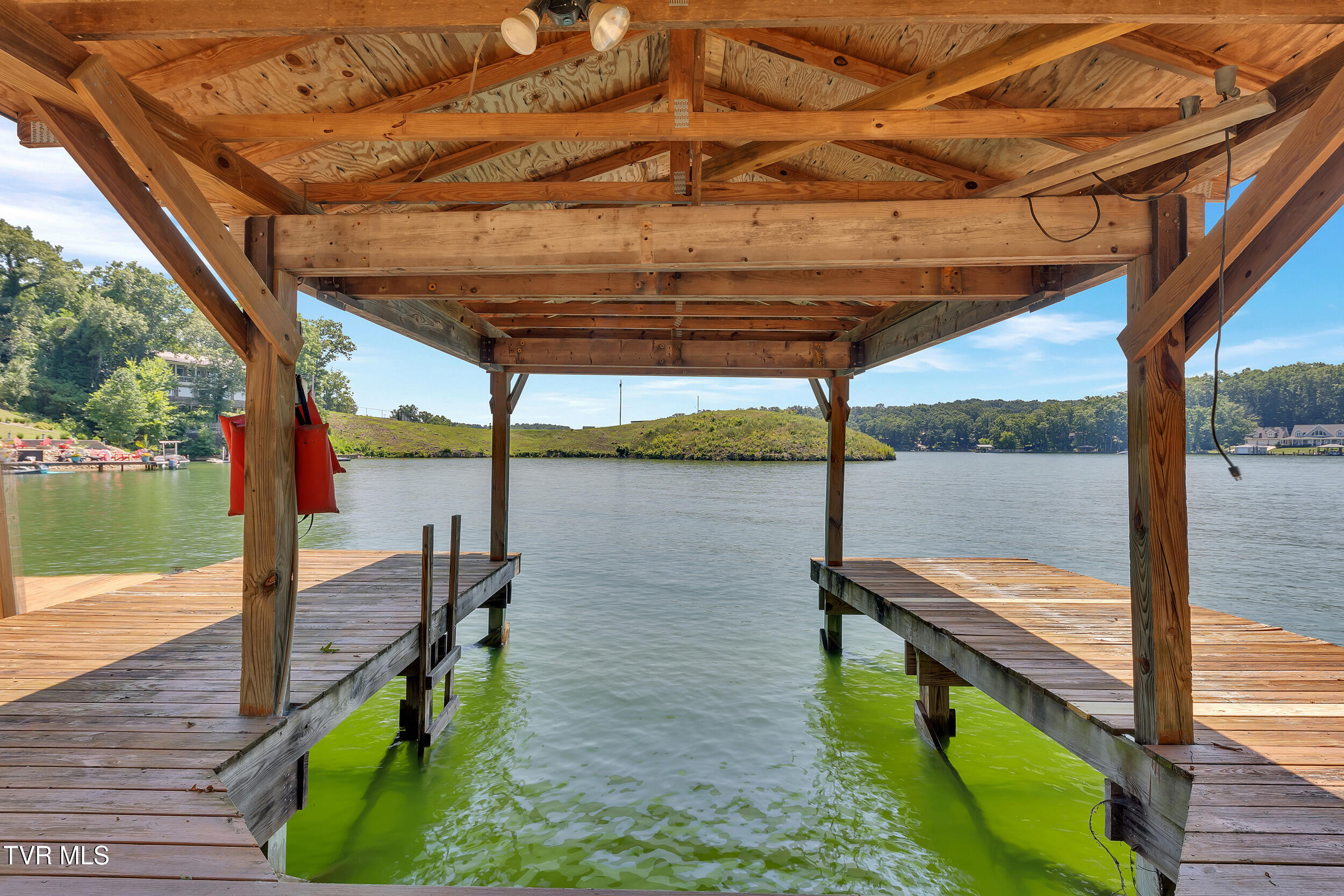 153 H R King Road, Unit 1 Gray, TN 37615 - Photo 14 of 49 153 H R King (12)