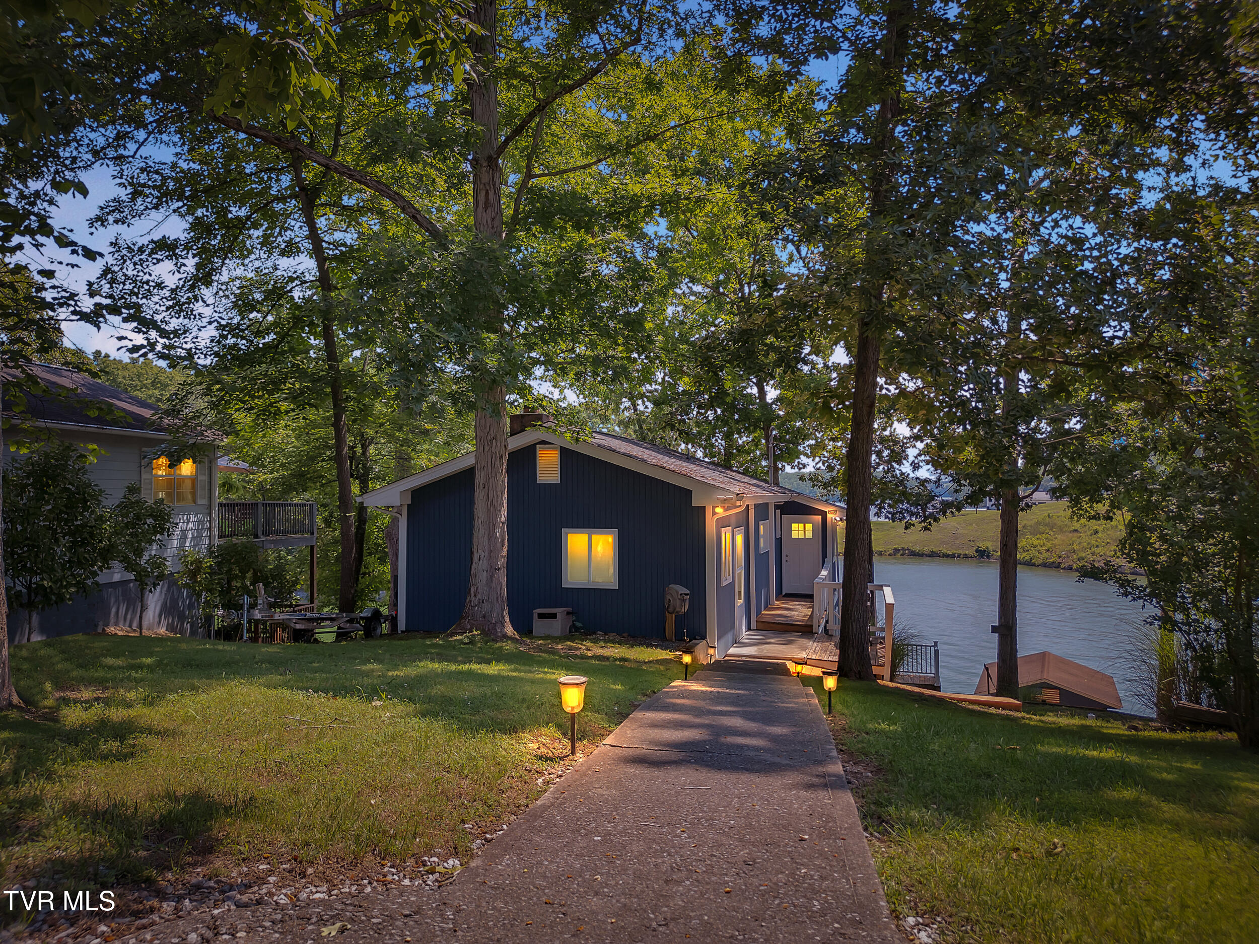 153 H R King Road, Unit 1 Gray, TN 37615 - Photo 23 of 49 153 H R King (21)