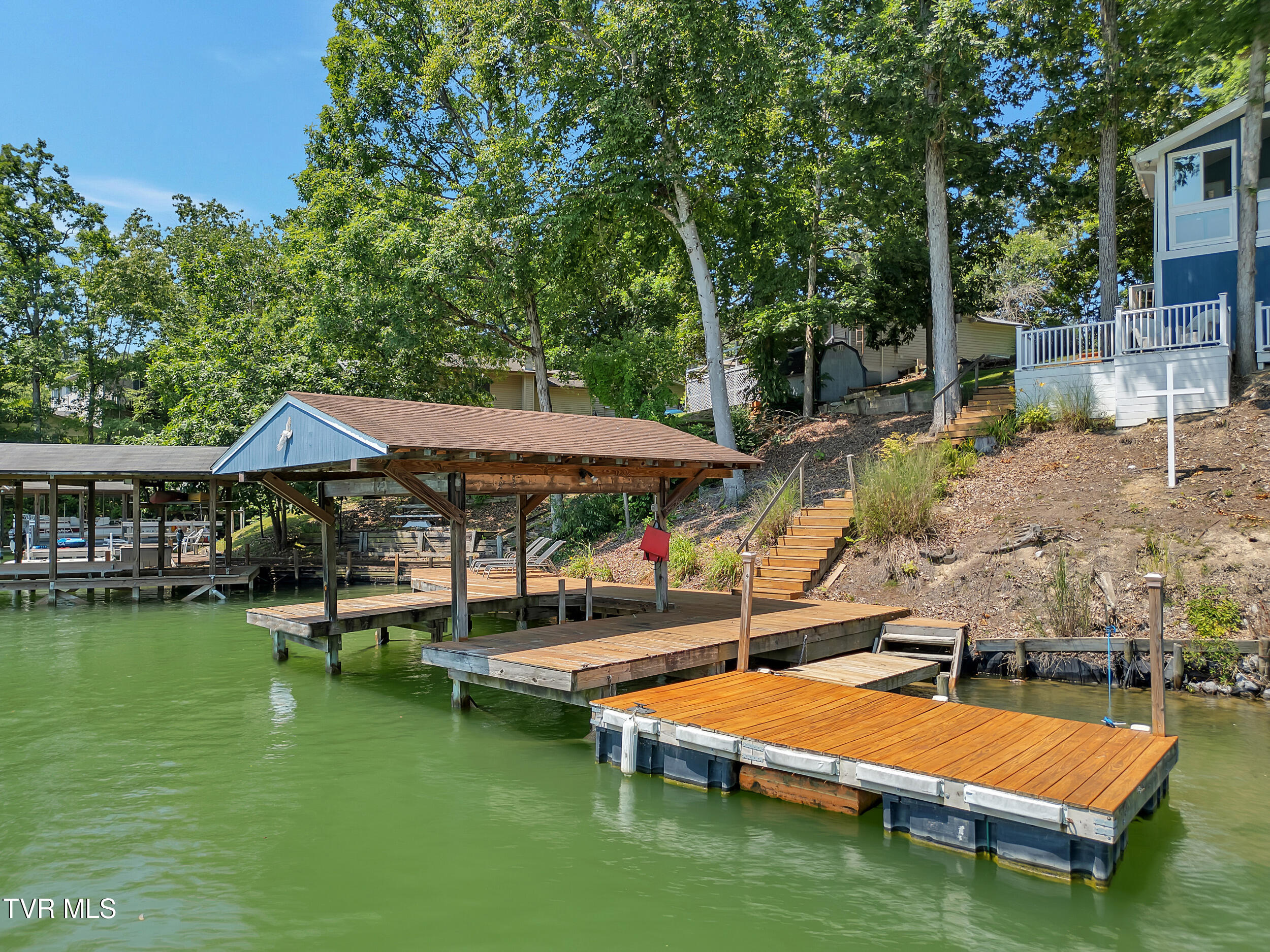 153 H R King Road, Unit 1 Gray, TN 37615 - Photo 4 of 49 153 H R King (10)