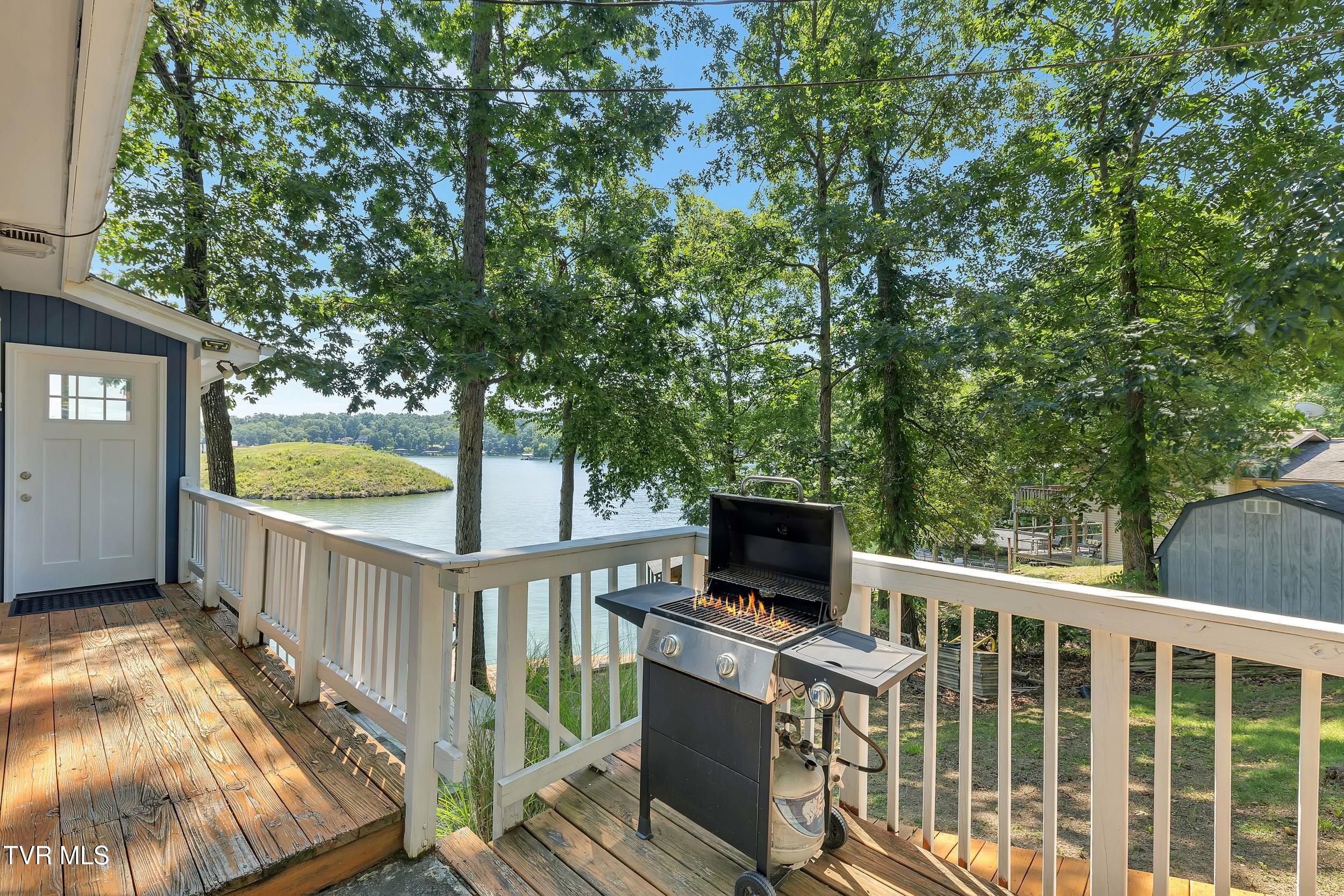 153 H R King Road, Unit 1 Gray, TN 37615 - Photo 9 of 49 153 H R King (6)