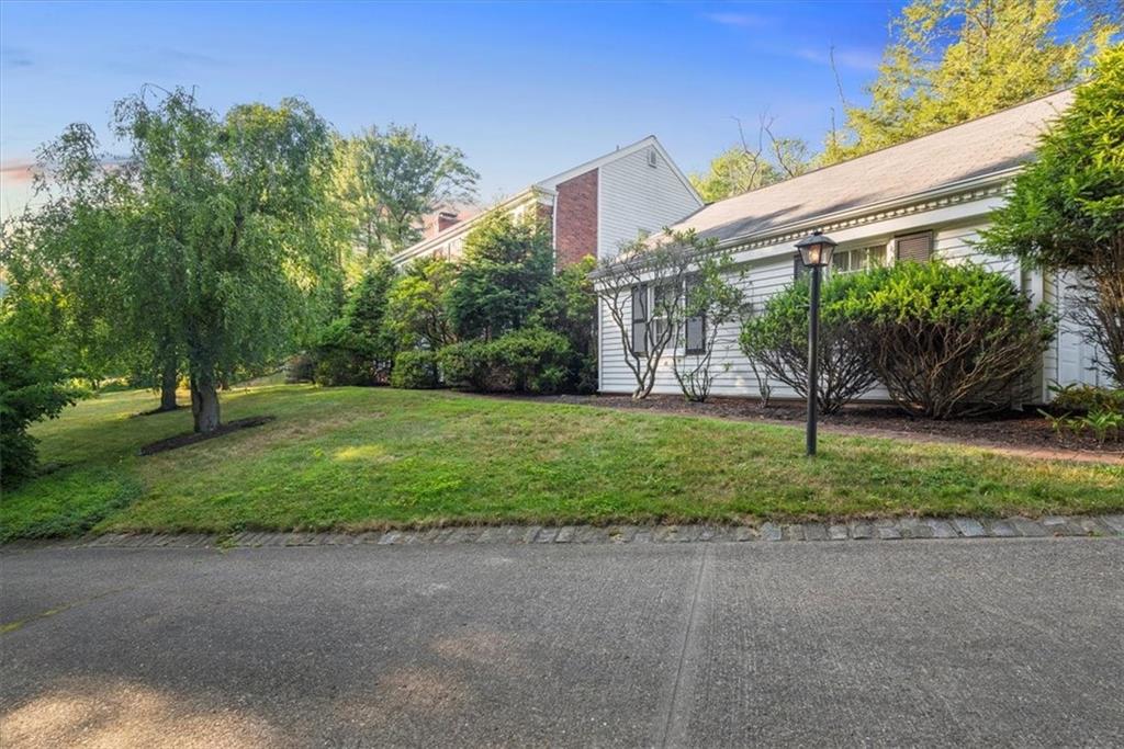 107 Riding Trail Lane Pittsburgh, PA 15215 - Photo 4 of 24 Gallery Image 4