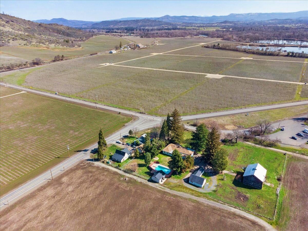 9445 Table Rock Road White City, OR 97503 - Photo 1 of 55 D