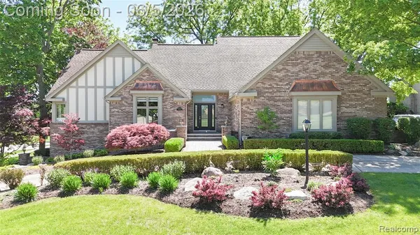 $825,000 | 6514 Shagbark Drive, Troy, MI 48098