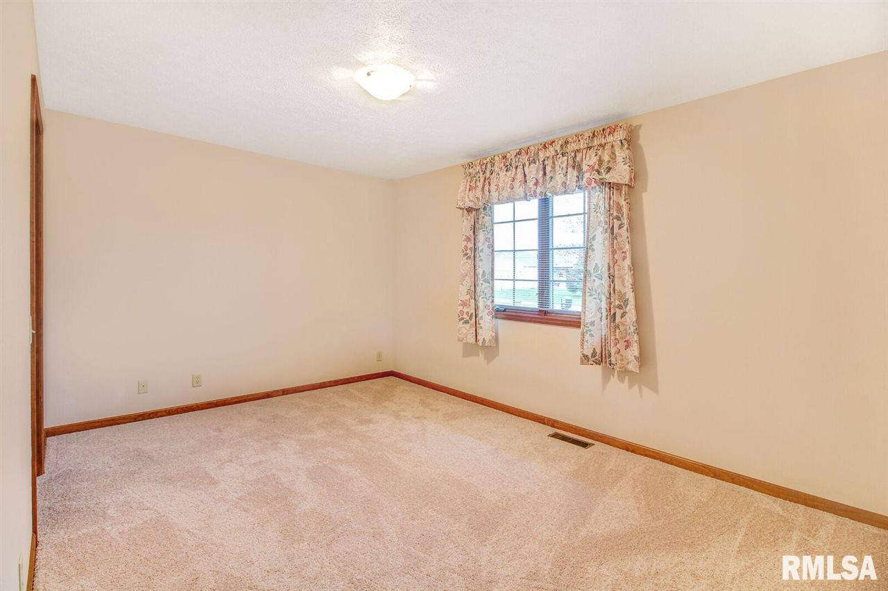3917 South Sheffield Road Bartonville, IL 61607 - Photo 16 of 33 Gallery Image 16