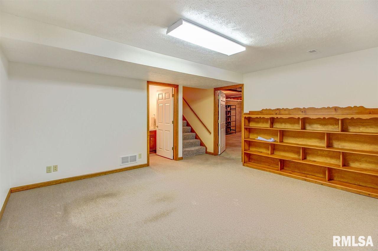 3917 South Sheffield Road Bartonville, IL 61607 - Photo 25 of 33 Gallery Image 25