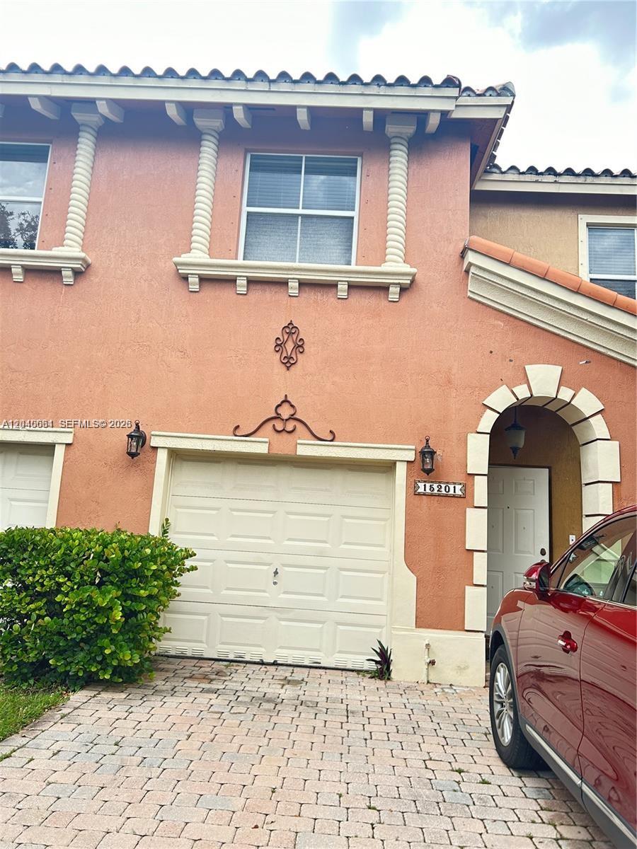 15201 Southwest 30th Terrace Miami, FL 33185 - Photo 3 of 16