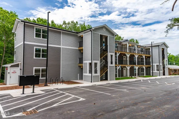 $1,238 | 303 Linwood Street, Unit 303, Apex, NC 27502