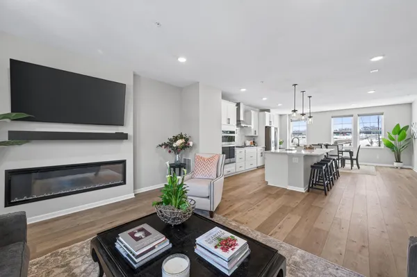 $1,085,000 | 875 Fls Passage West, Unit C, St. Paul, MN 55116
