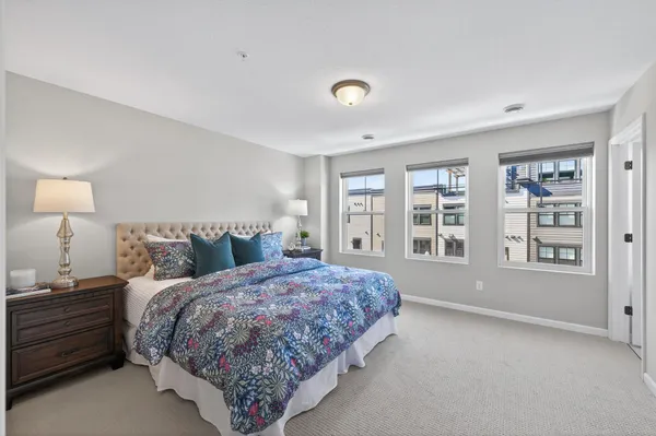 $1,085,000 | 875 Fls Passage West, Unit C, St. Paul, MN 55116
